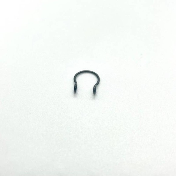 SINGLE Fake Septum Nose Ring Cuff - Black - Picture 2 of 6